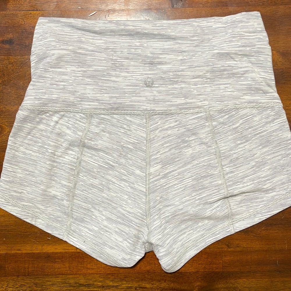 Lululemon size 6 shorts